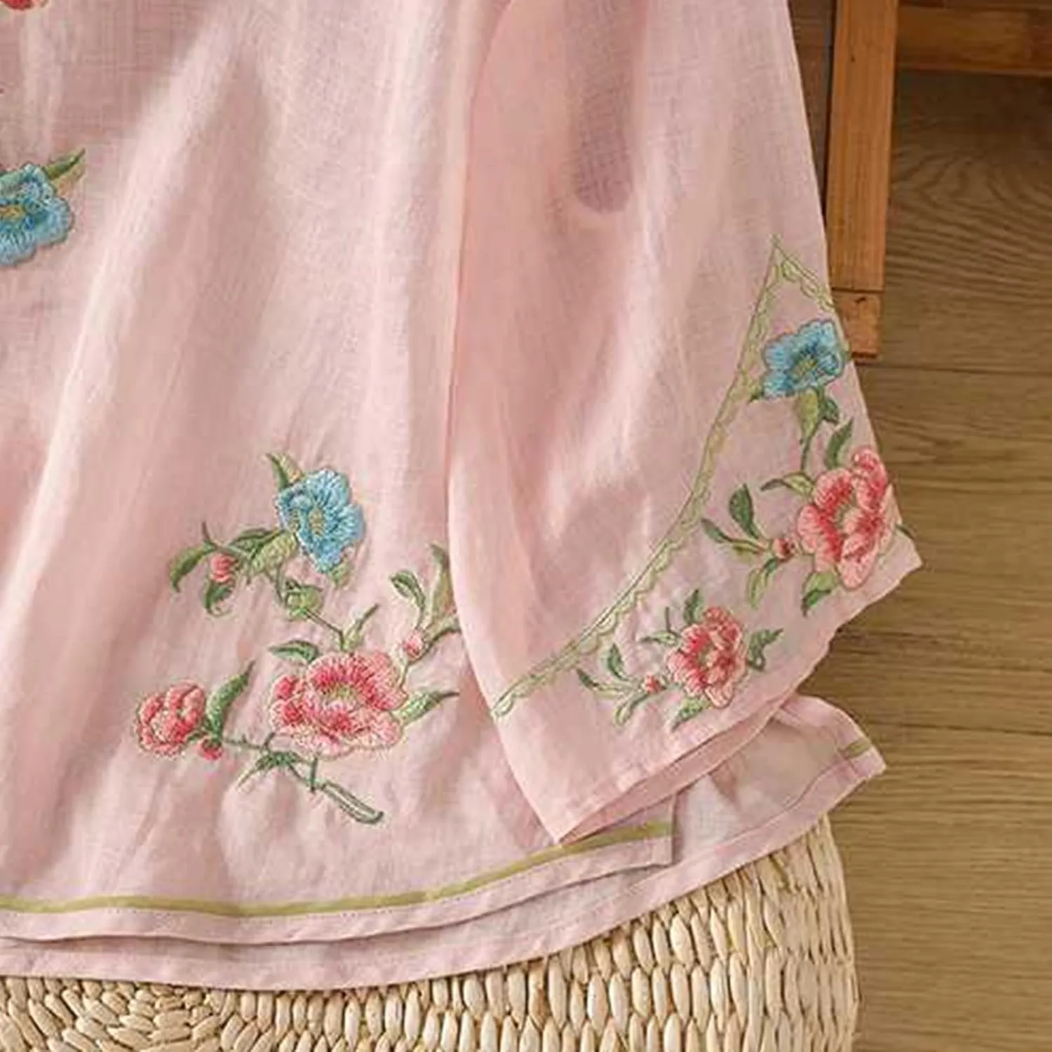 Mzkdieey Women's Cotton Linen Retro Chinese Frog Button Tops Traditional Mandarin Collar Shirts Floral Embroidered Blouse
