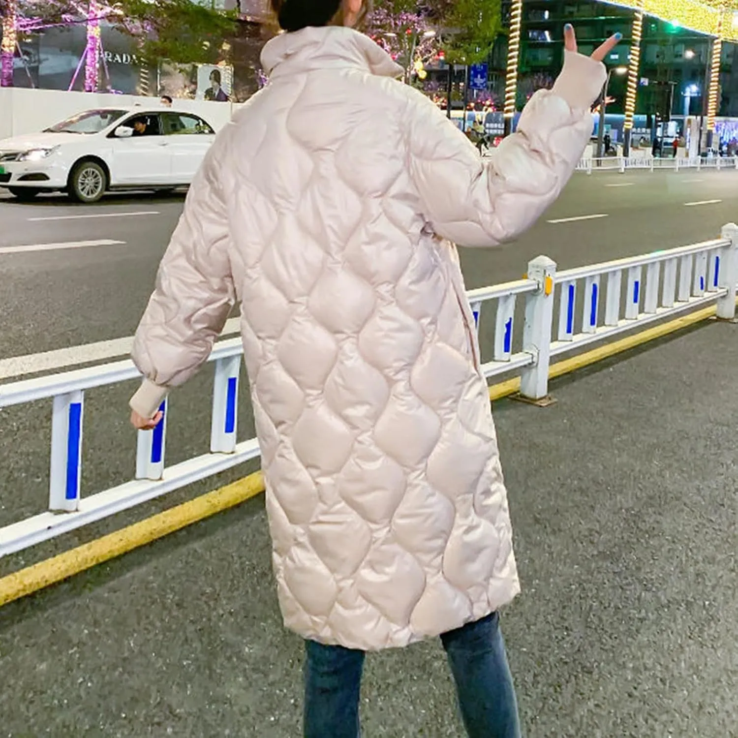Womens Oversized Hooded Puffer Coat Lightweight Warm Quilted Winter Jacket Long Down Parka for Outdoor Use